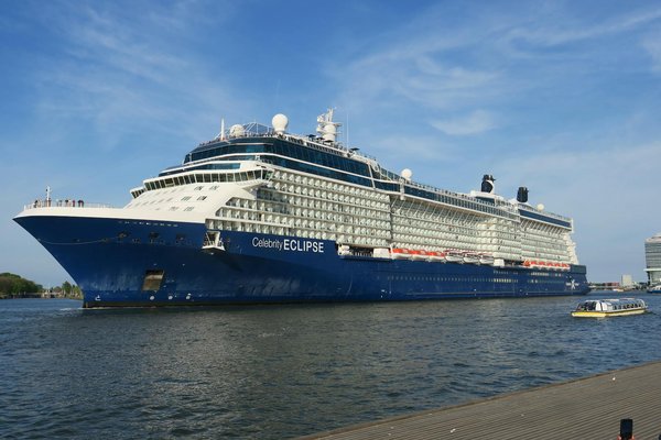 Quels sont les conseils pour un camping familial en bord de rivière?